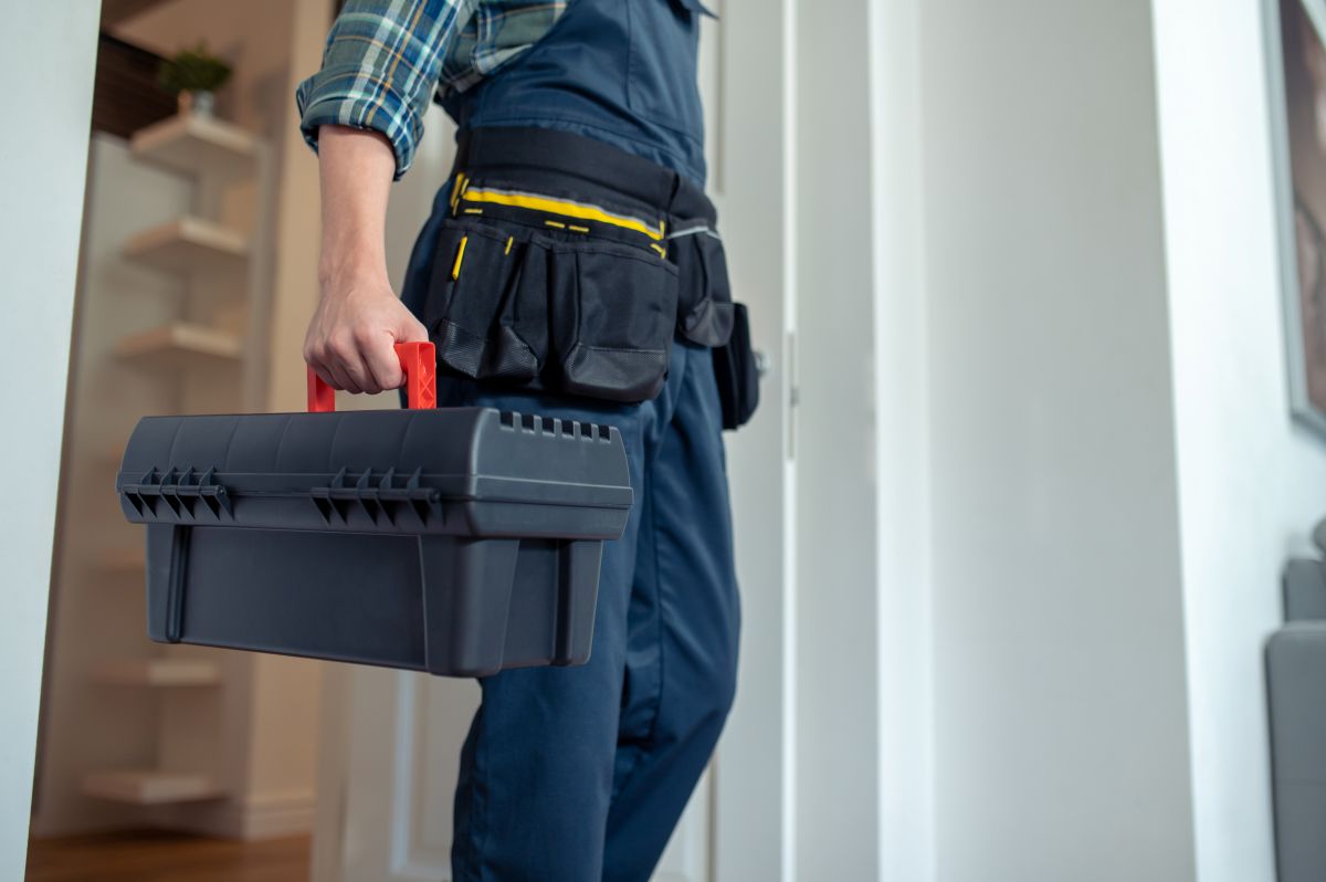 technician arriving house